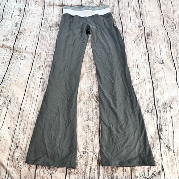 Patagonia Pants - Vintage Patagonia Y2K Low Rise Gray Flared Yoga Pants Size Small Gorpcore